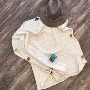 Beautiful cream sweater/poncho!